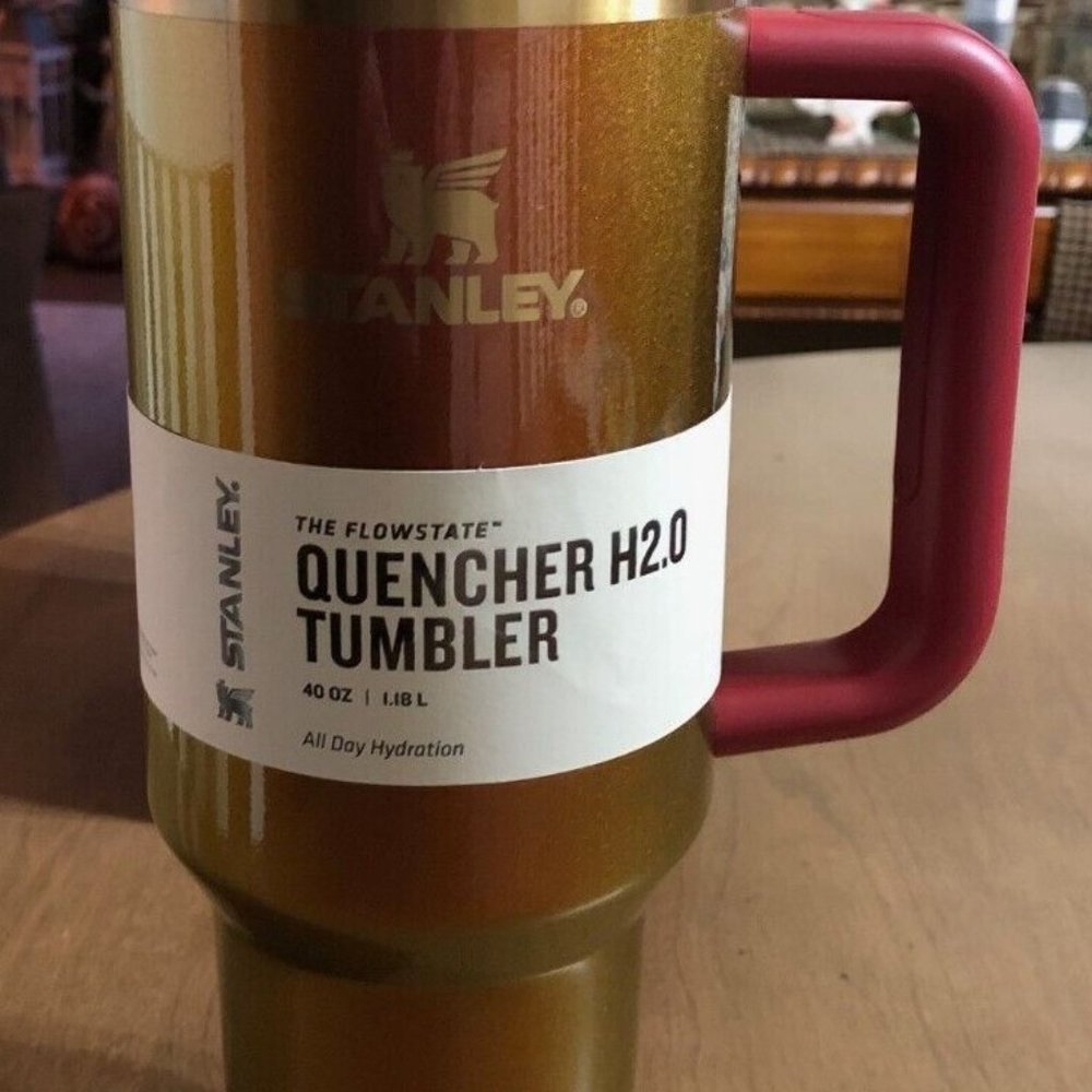 Stanley X Lainey Wilson Country Gold Quencher H2.0 Tumbler 40 OZ